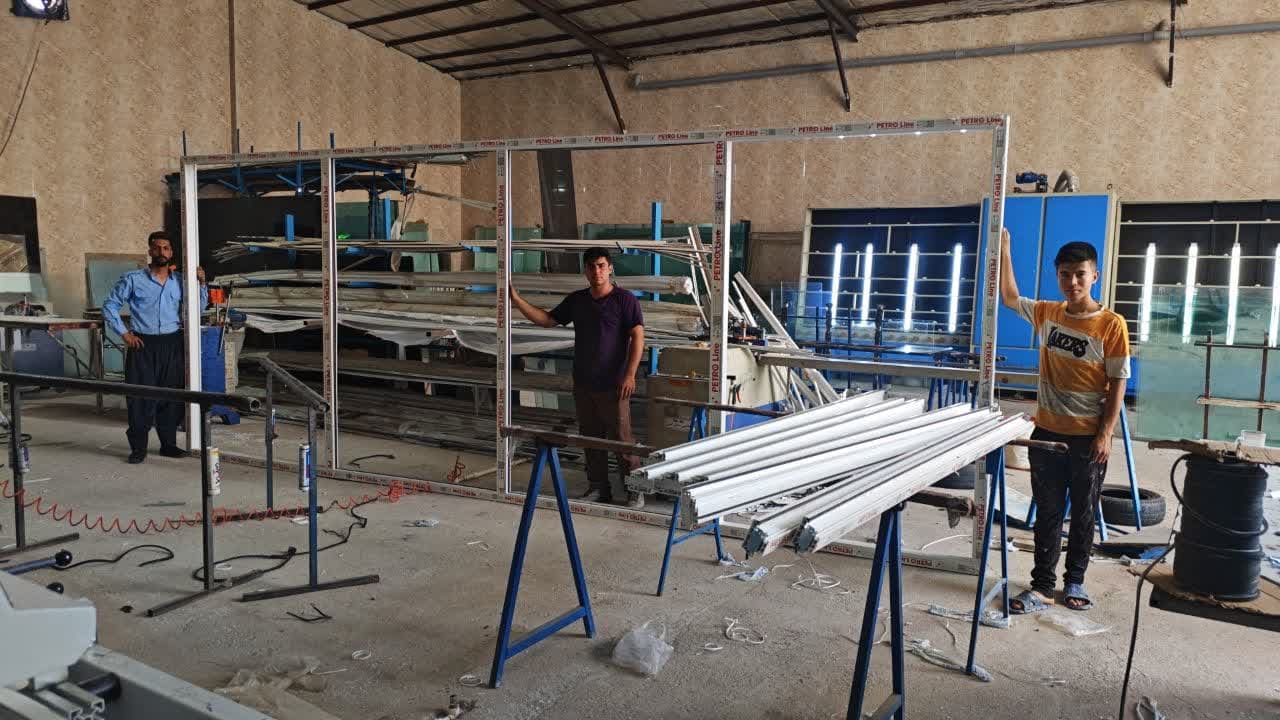 کارگاه تولیدی درب و پنجره دو جداره